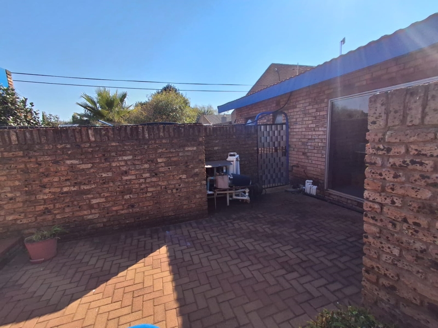 3 Bedroom Property for Sale in Carletonville Central Gauteng