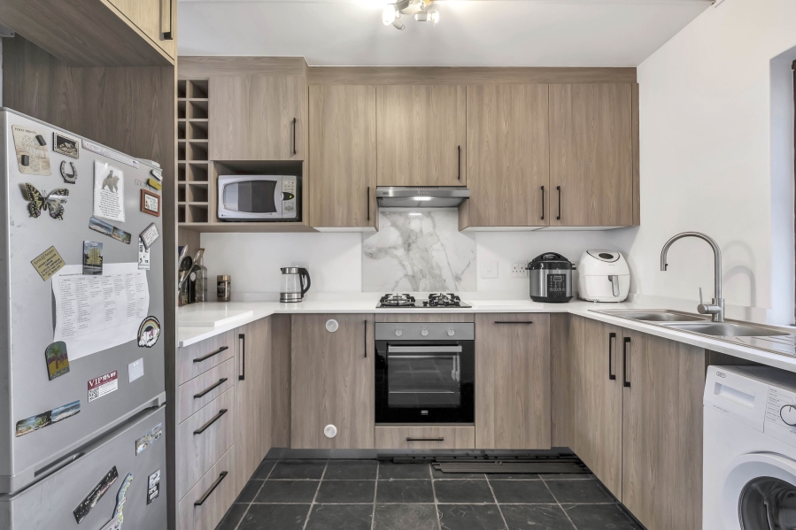 To Let 2 Bedroom Property for Rent in Ferndale Gauteng