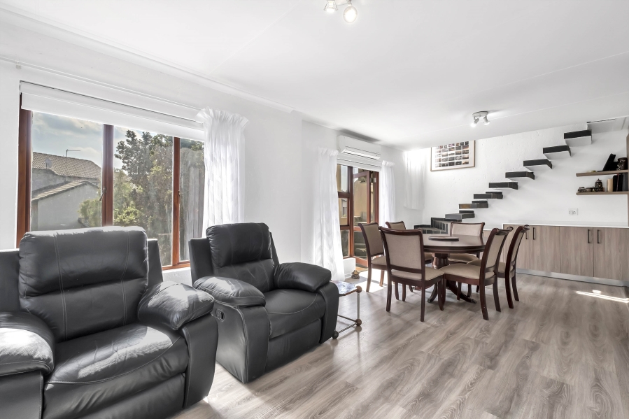 To Let 2 Bedroom Property for Rent in Ferndale Gauteng