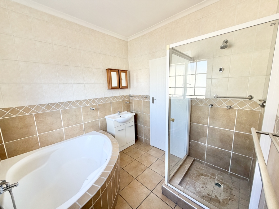 3 Bedroom Property for Sale in Thatchfield Estate Gauteng