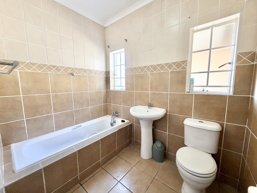 3 Bedroom Property for Sale in Thatchfield Estate Gauteng