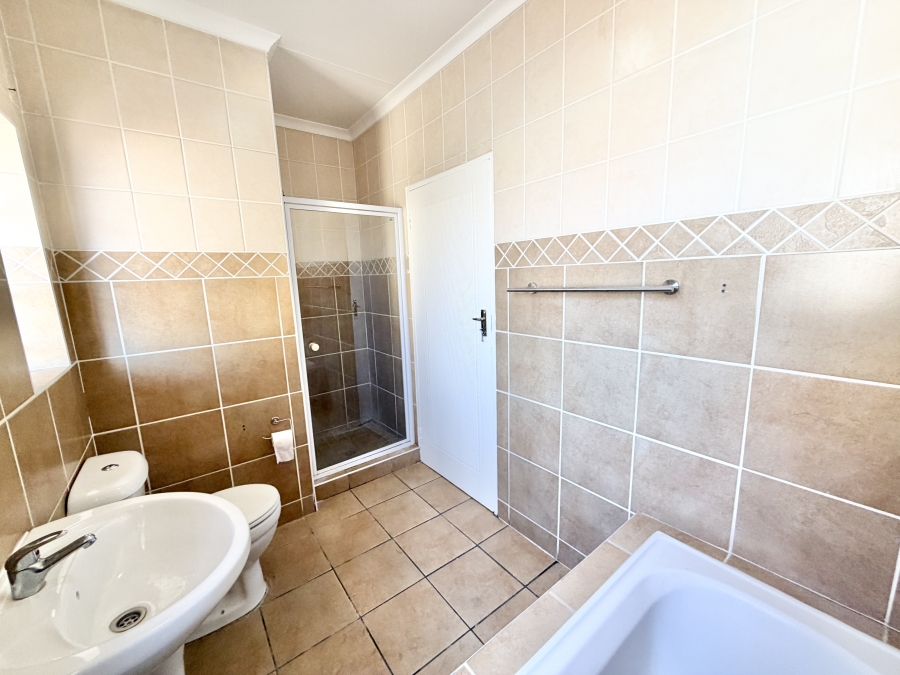 3 Bedroom Property for Sale in Thatchfield Estate Gauteng