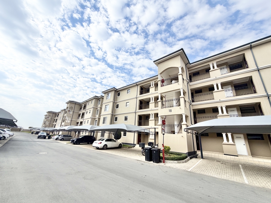 2 Bedroom Property for Sale in Blue Hills Gauteng