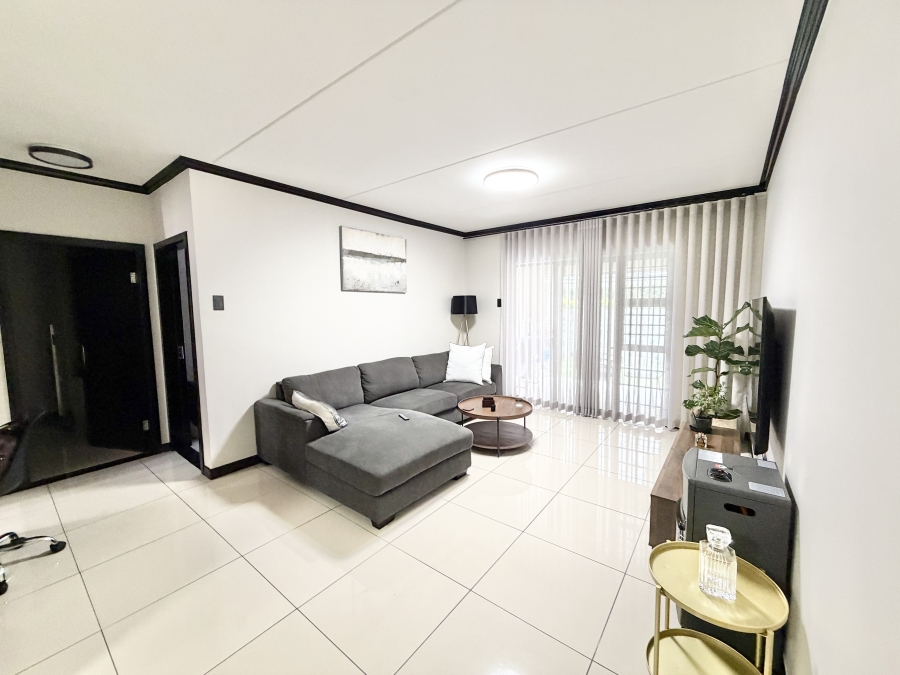 2 Bedroom Property for Sale in Blue Hills Gauteng