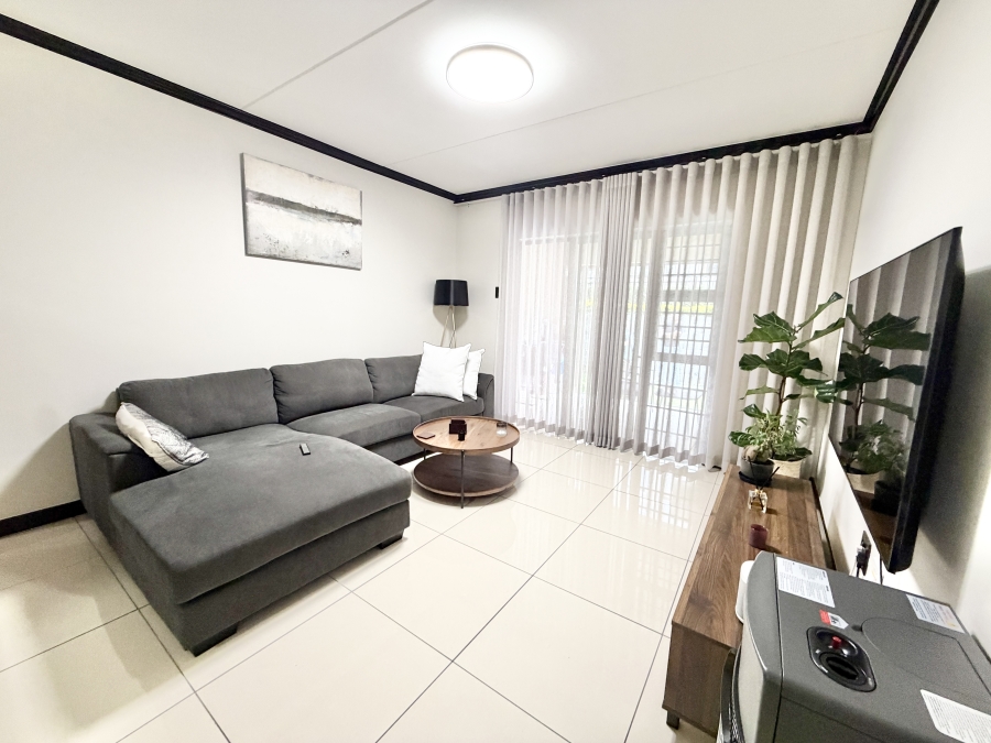 2 Bedroom Property for Sale in Blue Hills Gauteng