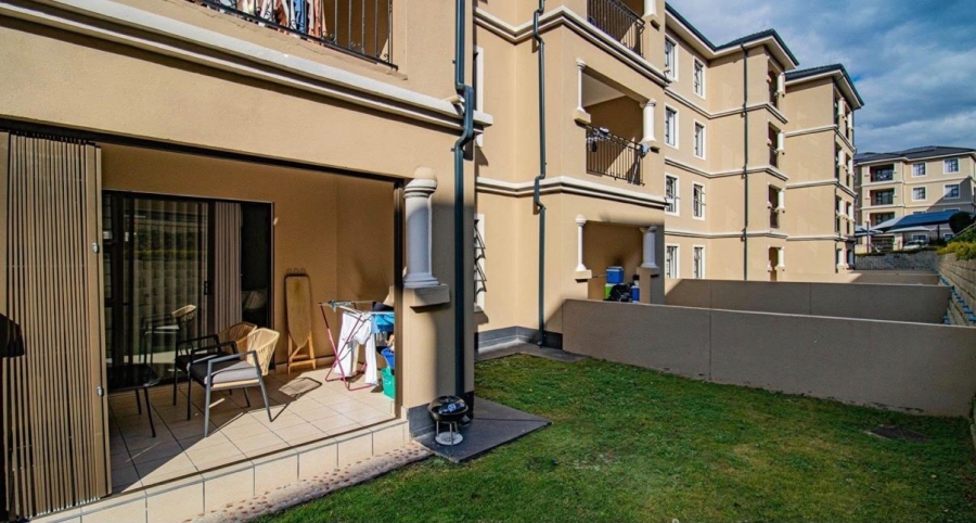 2 Bedroom Property for Sale in Blue Hills Gauteng