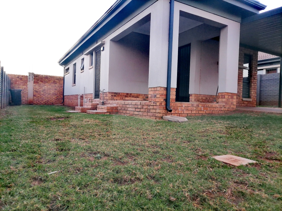 To Let 3 Bedroom Property for Rent in Lotus Gardens Gauteng