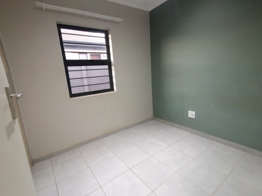 To Let 3 Bedroom Property for Rent in Lotus Gardens Gauteng