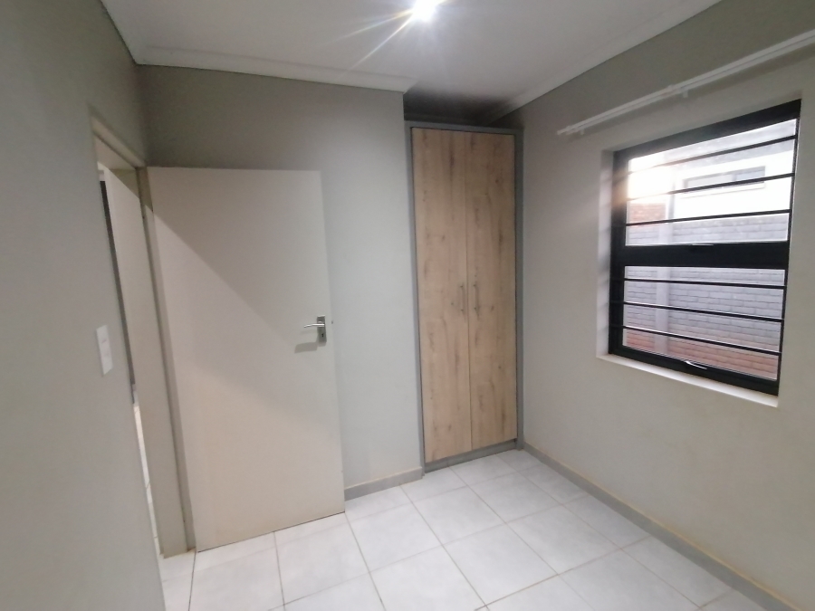 To Let 3 Bedroom Property for Rent in Lotus Gardens Gauteng