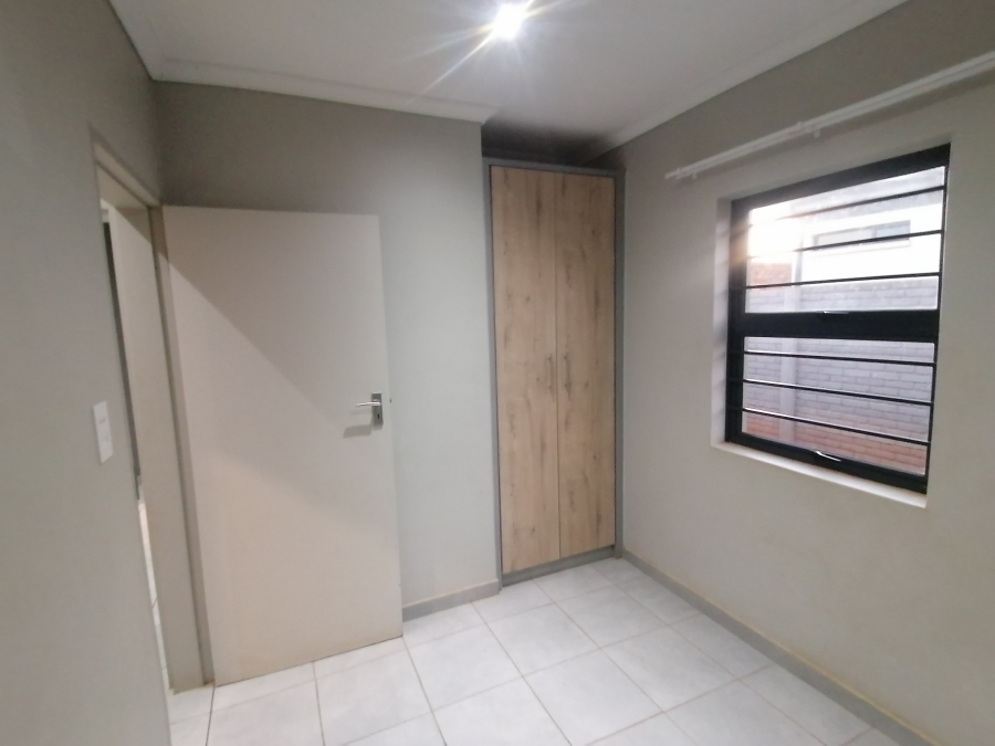 To Let 3 Bedroom Property for Rent in Lotus Gardens Gauteng