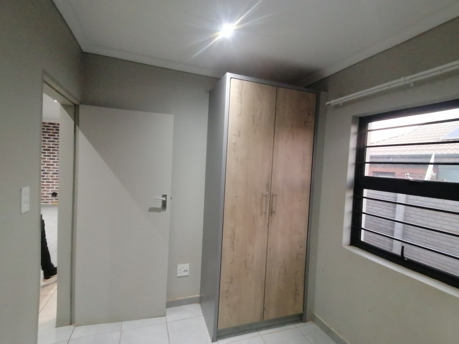 To Let 3 Bedroom Property for Rent in Lotus Gardens Gauteng