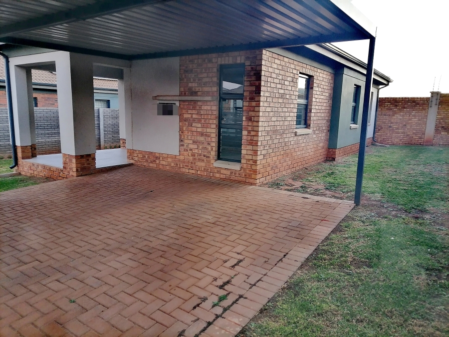 To Let 3 Bedroom Property for Rent in Lotus Gardens Gauteng