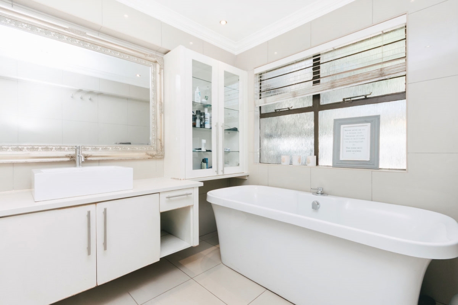 2 Bedroom Property for Sale in Khyber Rock Gauteng
