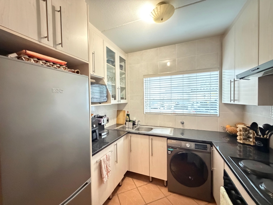 2 Bedroom Property for Sale in Linmeyer Gauteng