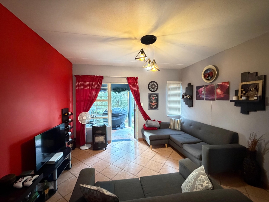 2 Bedroom Property for Sale in Linmeyer Gauteng