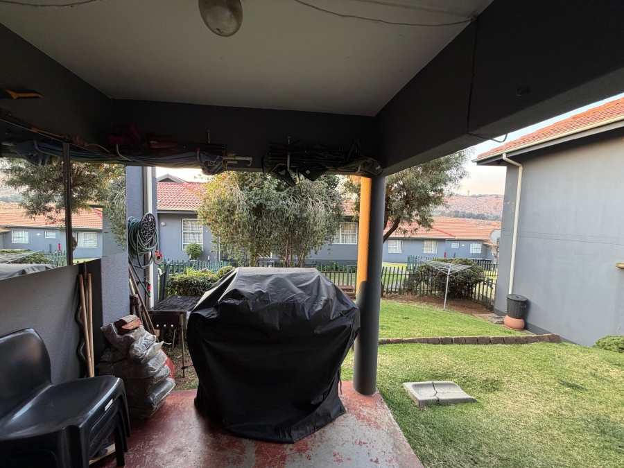 2 Bedroom Property for Sale in Linmeyer Gauteng