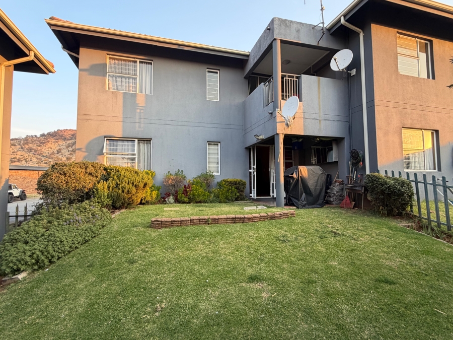 2 Bedroom Property for Sale in Linmeyer Gauteng