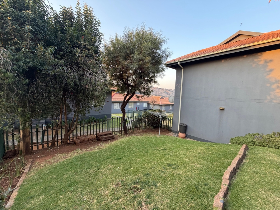 2 Bedroom Property for Sale in Linmeyer Gauteng