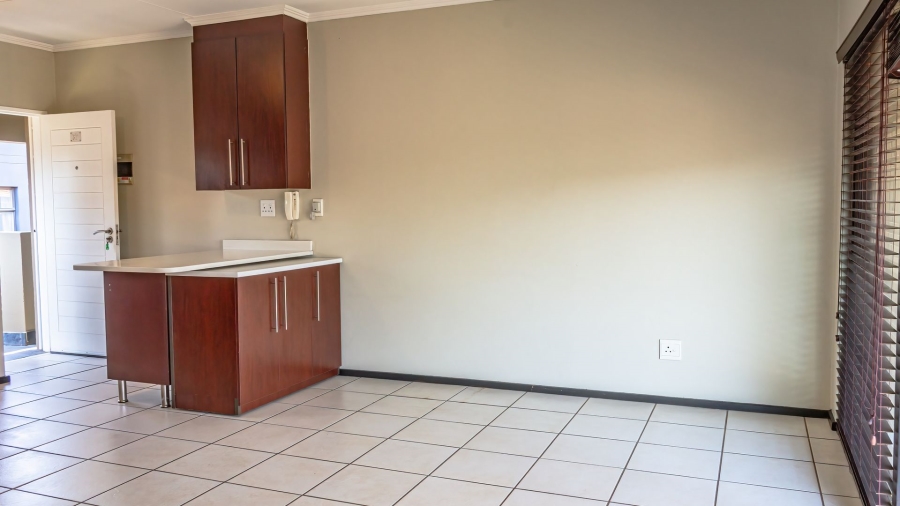 To Let 2 Bedroom Property for Rent in Bassonia Gauteng