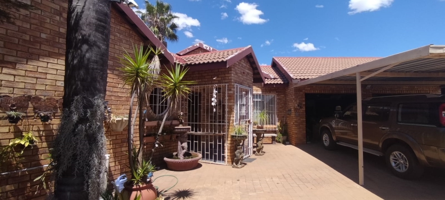 3 Bedroom Property for Sale in Westonaria Gauteng