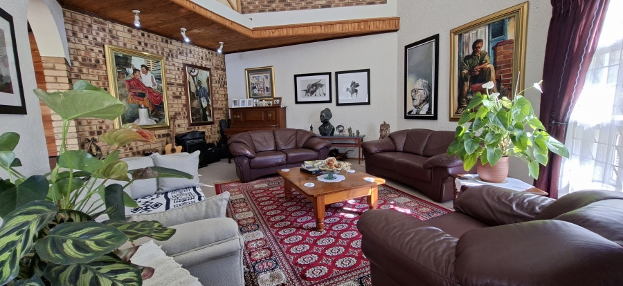 6 Bedroom Property for Sale in Rant En Dal Gauteng