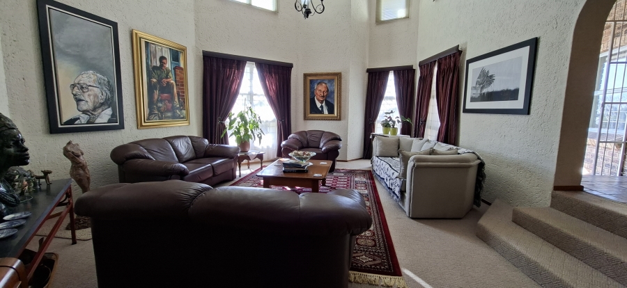 6 Bedroom Property for Sale in Rant En Dal Gauteng