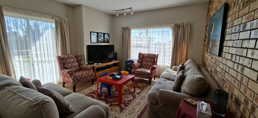 6 Bedroom Property for Sale in Rant En Dal Gauteng