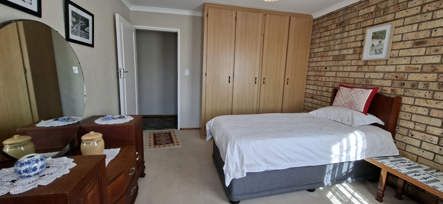 6 Bedroom Property for Sale in Rant En Dal Gauteng