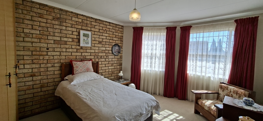 6 Bedroom Property for Sale in Rant En Dal Gauteng