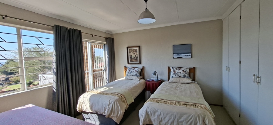 6 Bedroom Property for Sale in Rant En Dal Gauteng