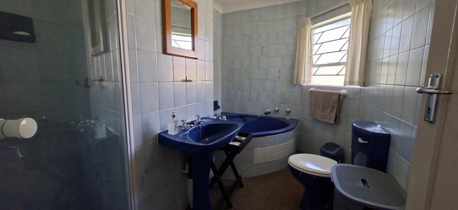 6 Bedroom Property for Sale in Rant En Dal Gauteng
