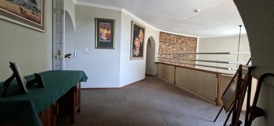 6 Bedroom Property for Sale in Rant En Dal Gauteng