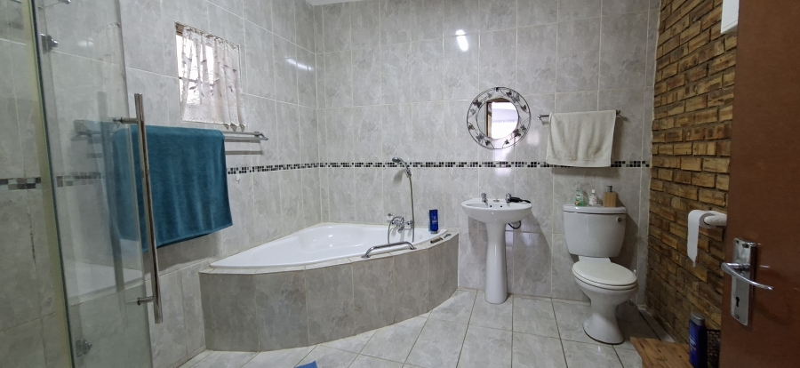 3 Bedroom Property for Sale in Rant En Dal Gauteng