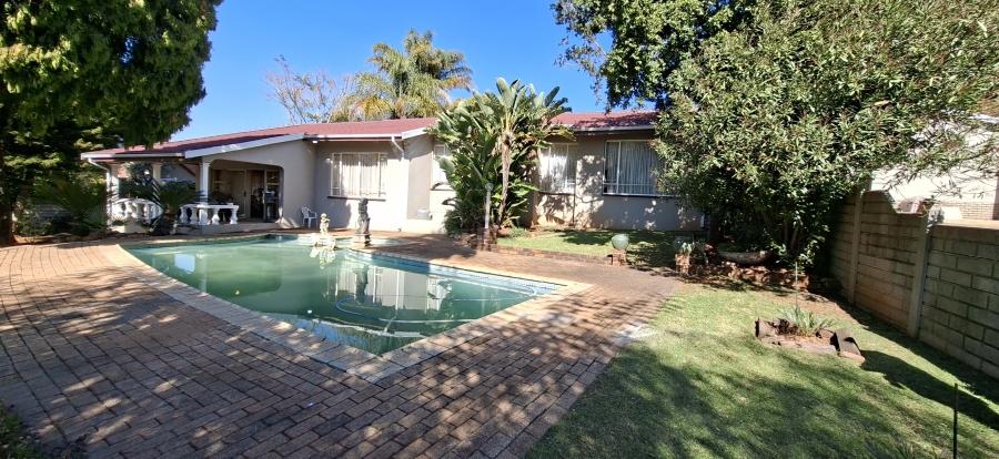 3 Bedroom Property for Sale in Noordheuwel Gauteng