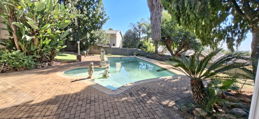 3 Bedroom Property for Sale in Noordheuwel Gauteng