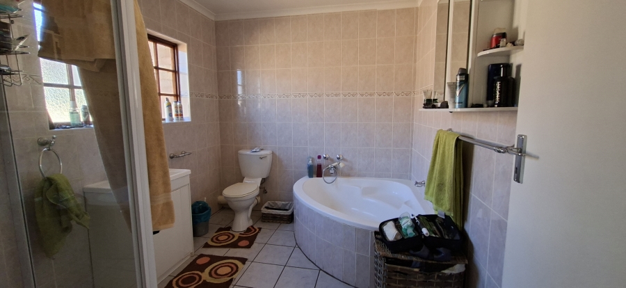3 Bedroom Property for Sale in Noordheuwel Gauteng