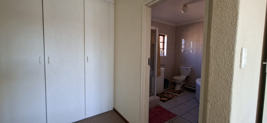 3 Bedroom Property for Sale in Noordheuwel Gauteng
