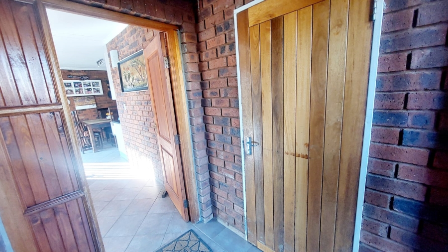 4 Bedroom Property for Sale in Eike Park Gauteng