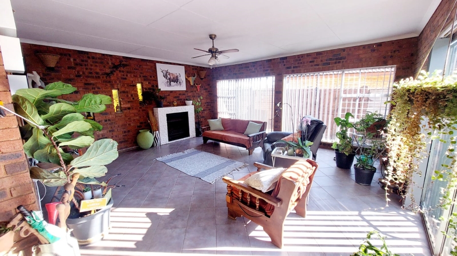 4 Bedroom Property for Sale in Eike Park Gauteng