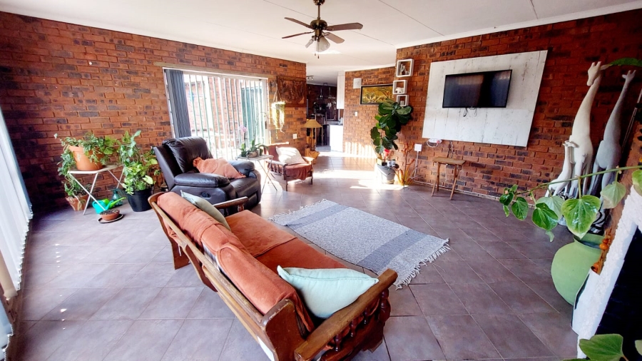 4 Bedroom Property for Sale in Eike Park Gauteng
