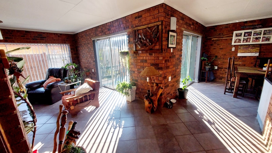 4 Bedroom Property for Sale in Eike Park Gauteng