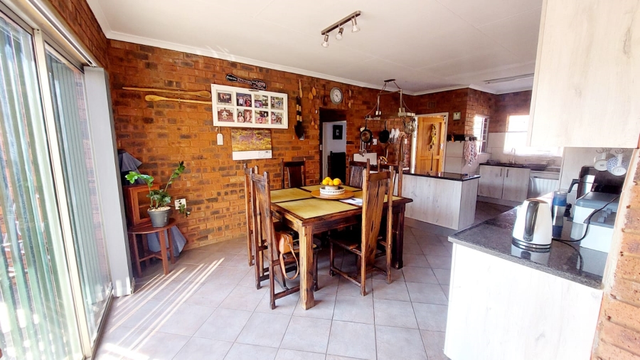 4 Bedroom Property for Sale in Eike Park Gauteng