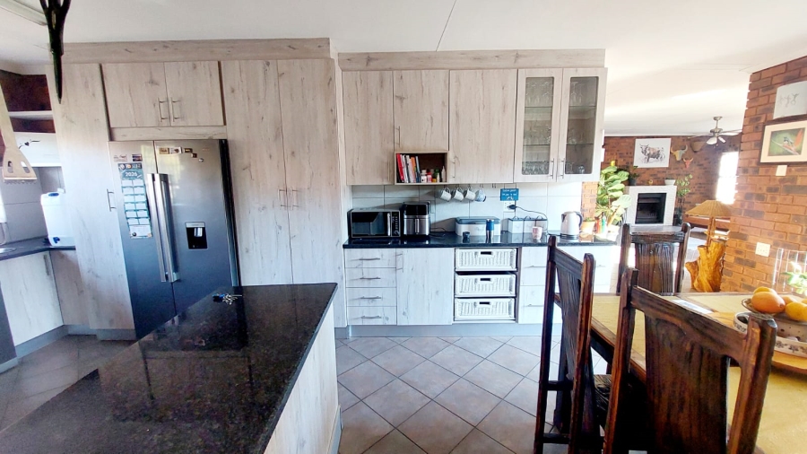 4 Bedroom Property for Sale in Eike Park Gauteng