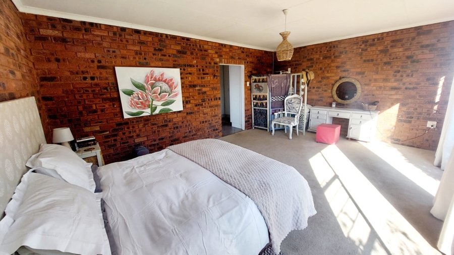 4 Bedroom Property for Sale in Eike Park Gauteng