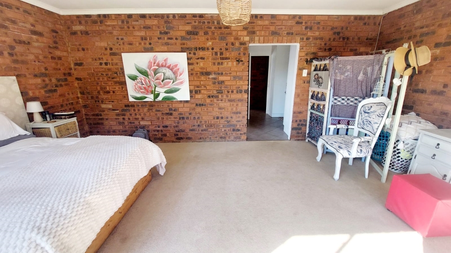 4 Bedroom Property for Sale in Eike Park Gauteng