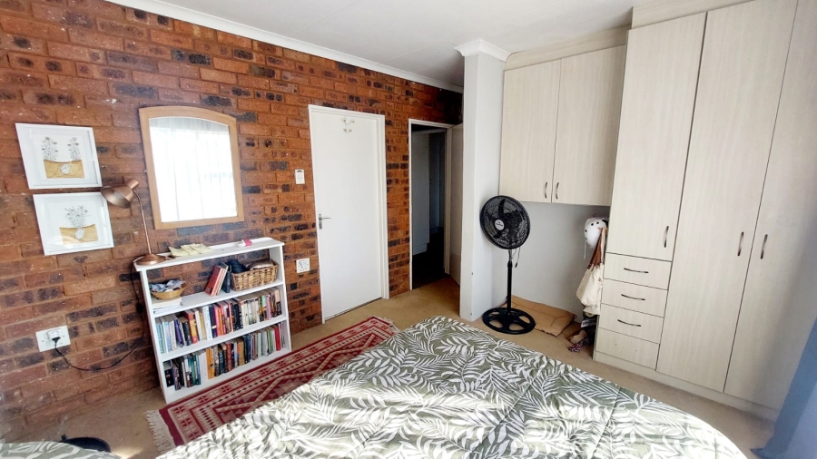 4 Bedroom Property for Sale in Eike Park Gauteng