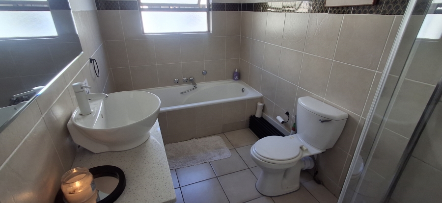 3 Bedroom Property for Sale in Northwold Gauteng