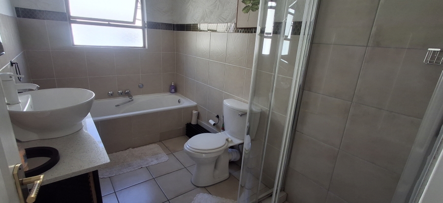 3 Bedroom Property for Sale in Northwold Gauteng