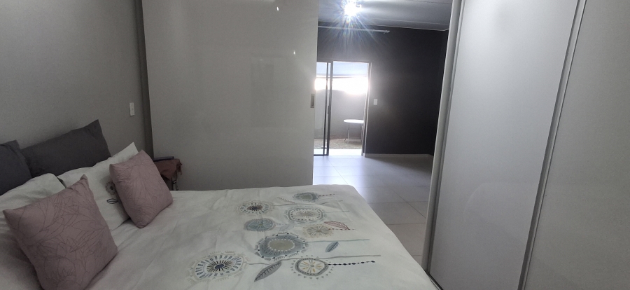 1 Bedroom Property for Sale in North Riding Gauteng