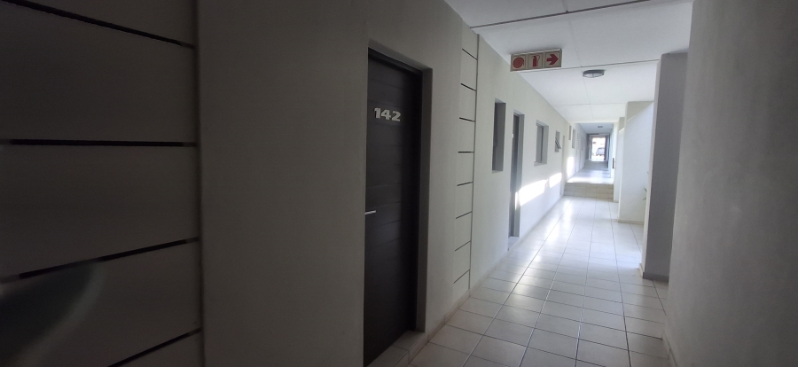 1 Bedroom Property for Sale in North Riding Gauteng